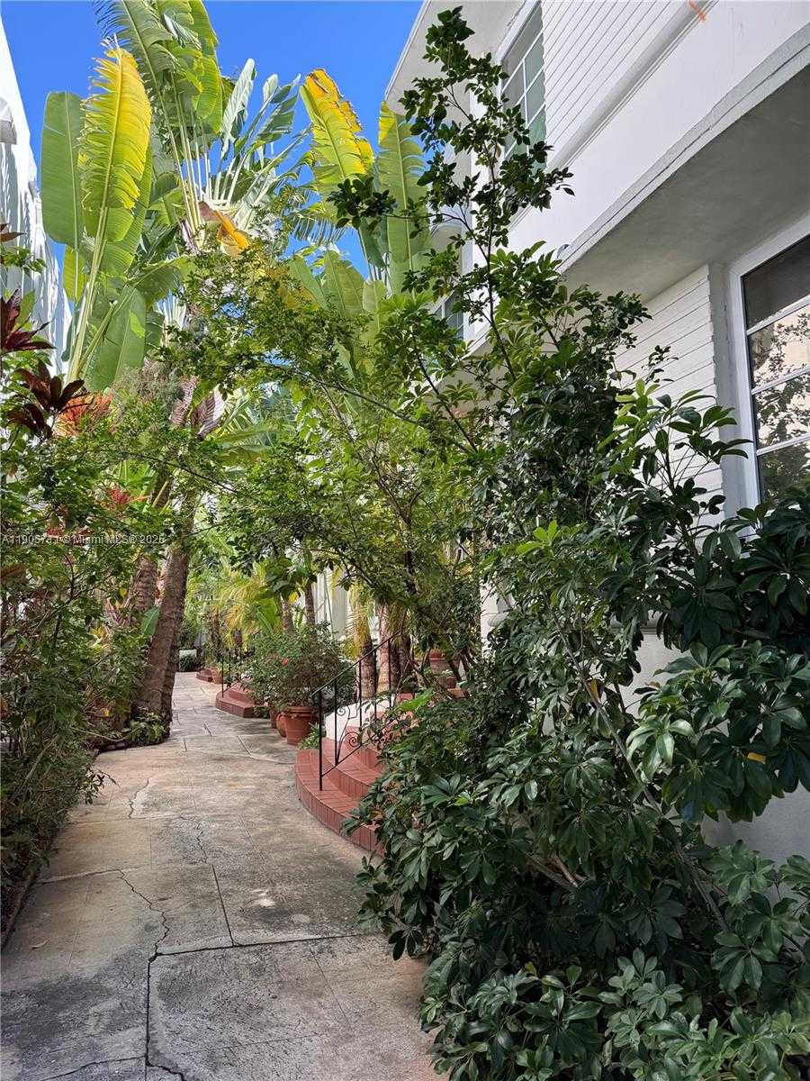 Small Image of 349 MERIDIAN AVE #B103, Miami Beach Number 20