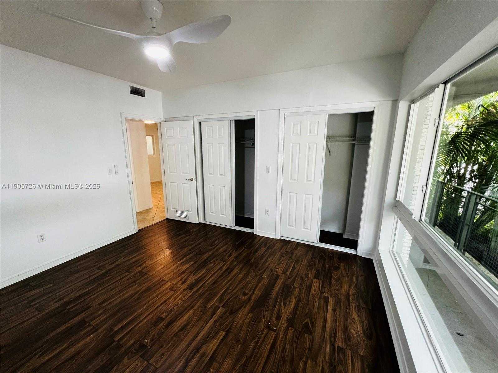 Small Image of 946 BAY DR #2, Miami Beach Number 13