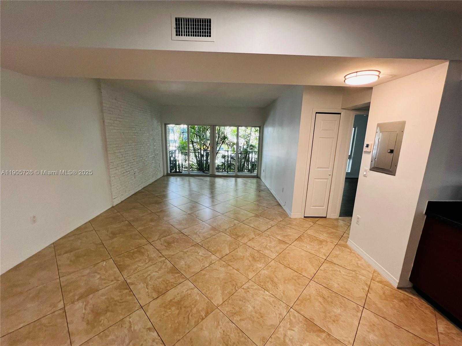 Small Image of 946 BAY DR #2, Miami Beach Number 9