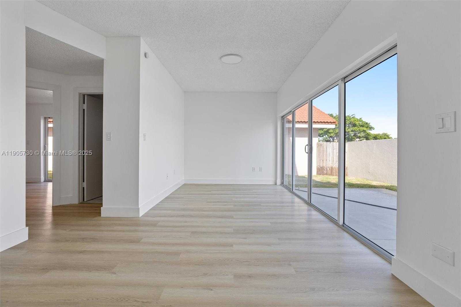 Small Image of 8501 NORTH WEST 191ST ST #8501, Hialeah Number 10