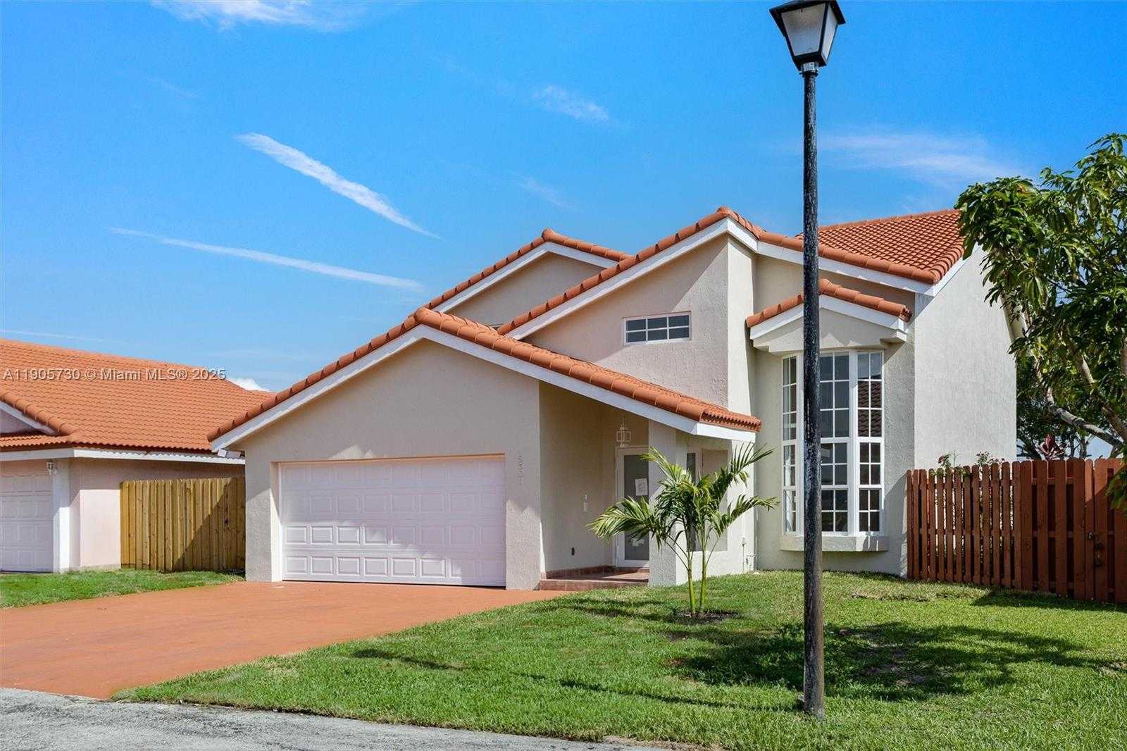 Small Image of 8501 NORTH WEST 191ST ST #8501, Hialeah Number 2