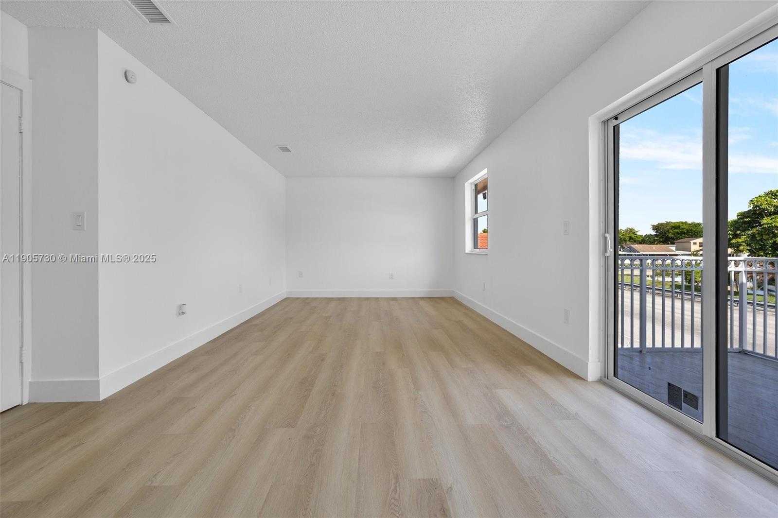 Small Image of 8501 NORTH WEST 191ST ST #8501, Hialeah Number 23