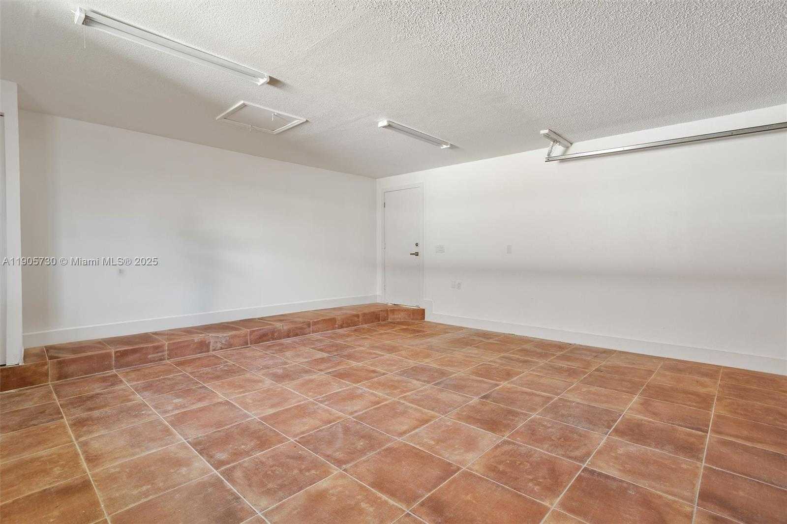 Small Image of 8501 NORTH WEST 191ST ST #8501, Hialeah Number 28