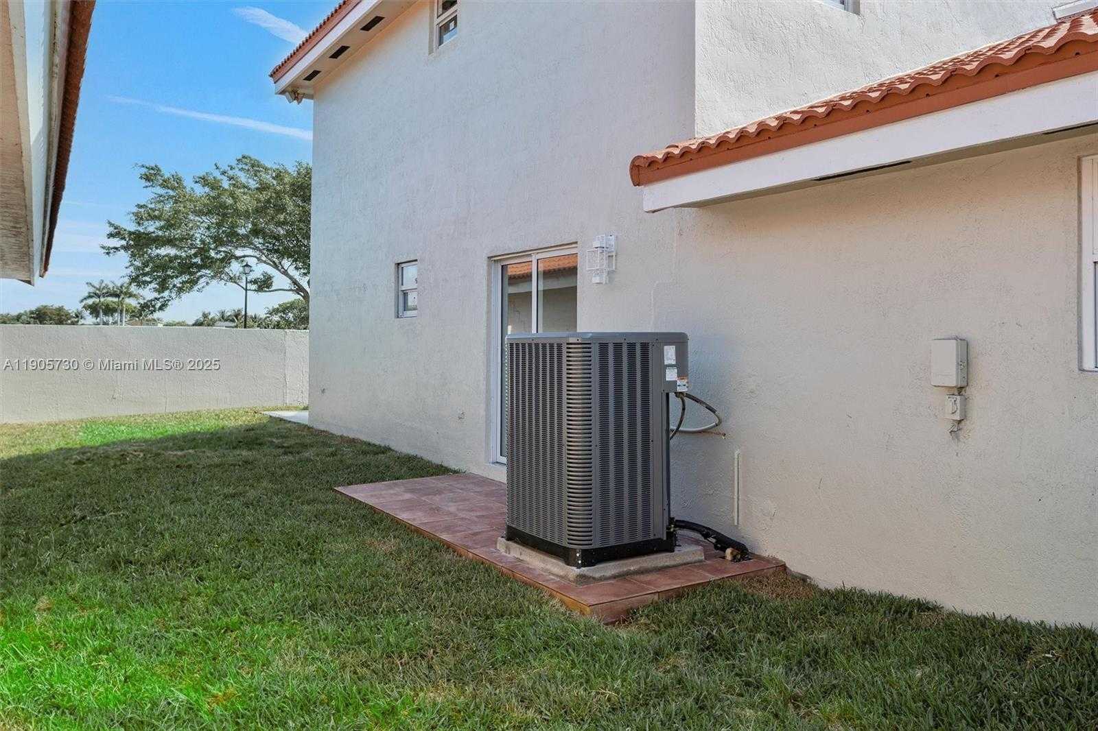 Small Image of 8501 NORTH WEST 191ST ST #8501, Hialeah Number 32