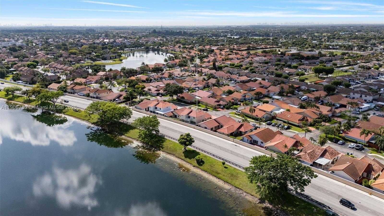 Small Image of 8501 NORTH WEST 191ST ST #8501, Hialeah Number 35