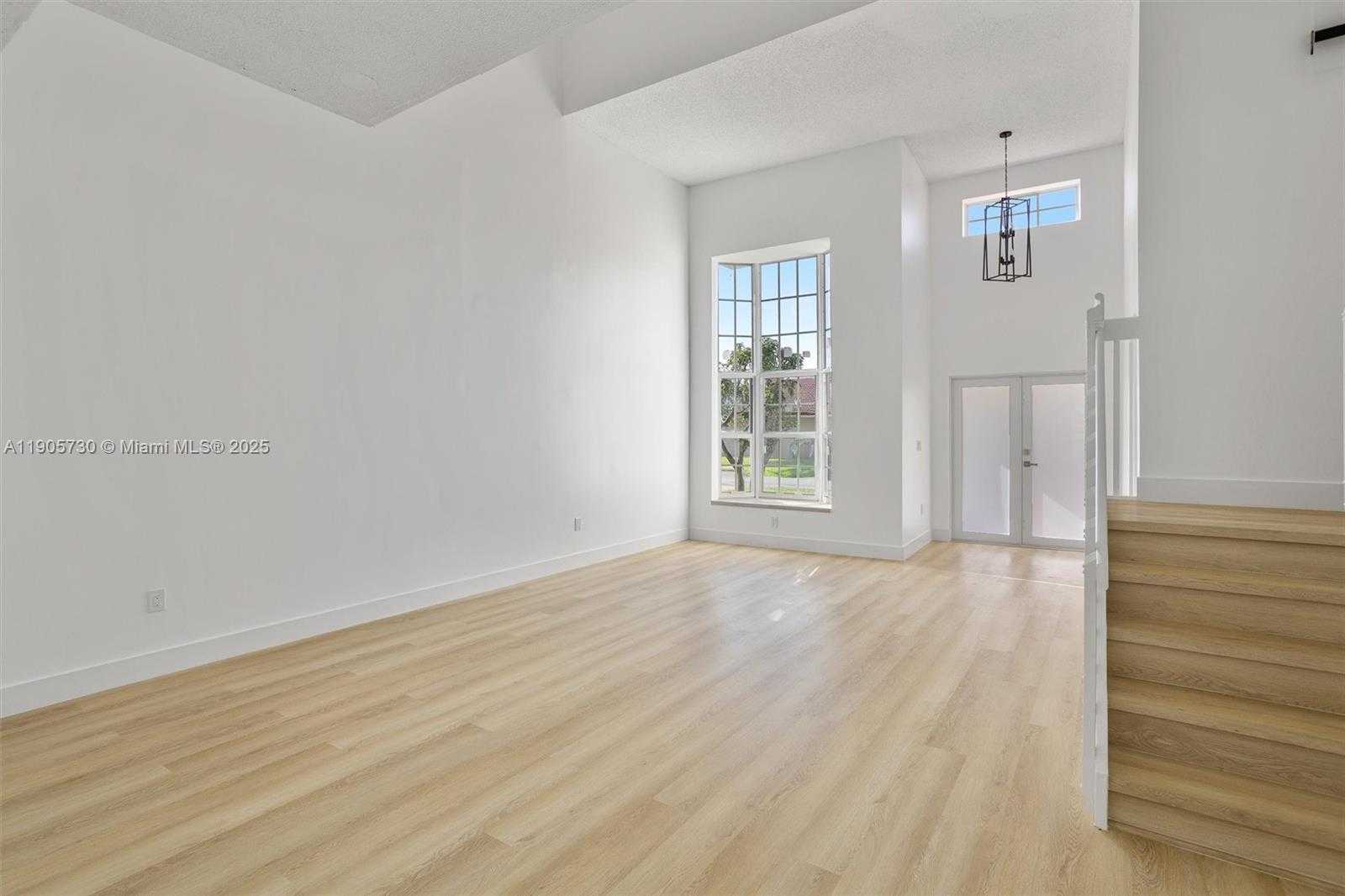 Small Image of 8501 NORTH WEST 191ST ST #8501, Hialeah Number 6