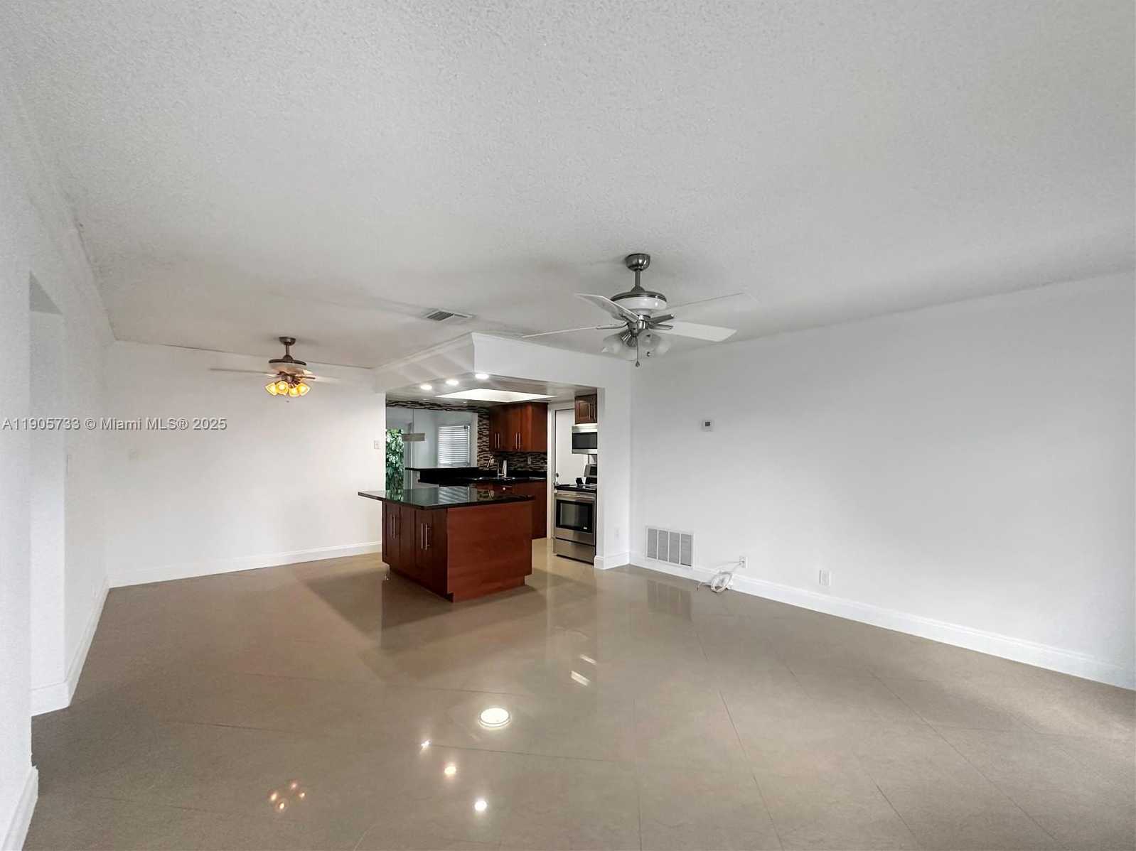 Small Image of 6001 NORTH WEST 71ST AVE #6001, Tamarac Number 3