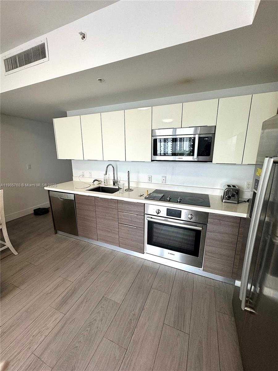 Small Image of 1010 SOUTH WEST 2ND AVE #910, Miami Number 3