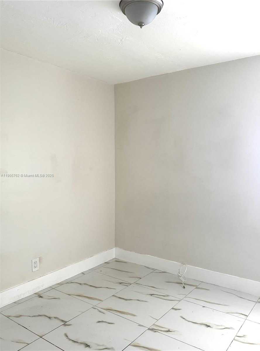 Small Image of 1945 PIERCE ST #1, Hollywood Number 4