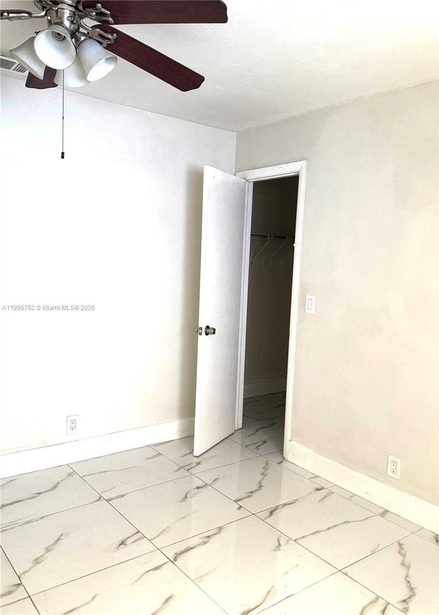 Small Image of 1945 PIERCE ST #1, Hollywood Number 6