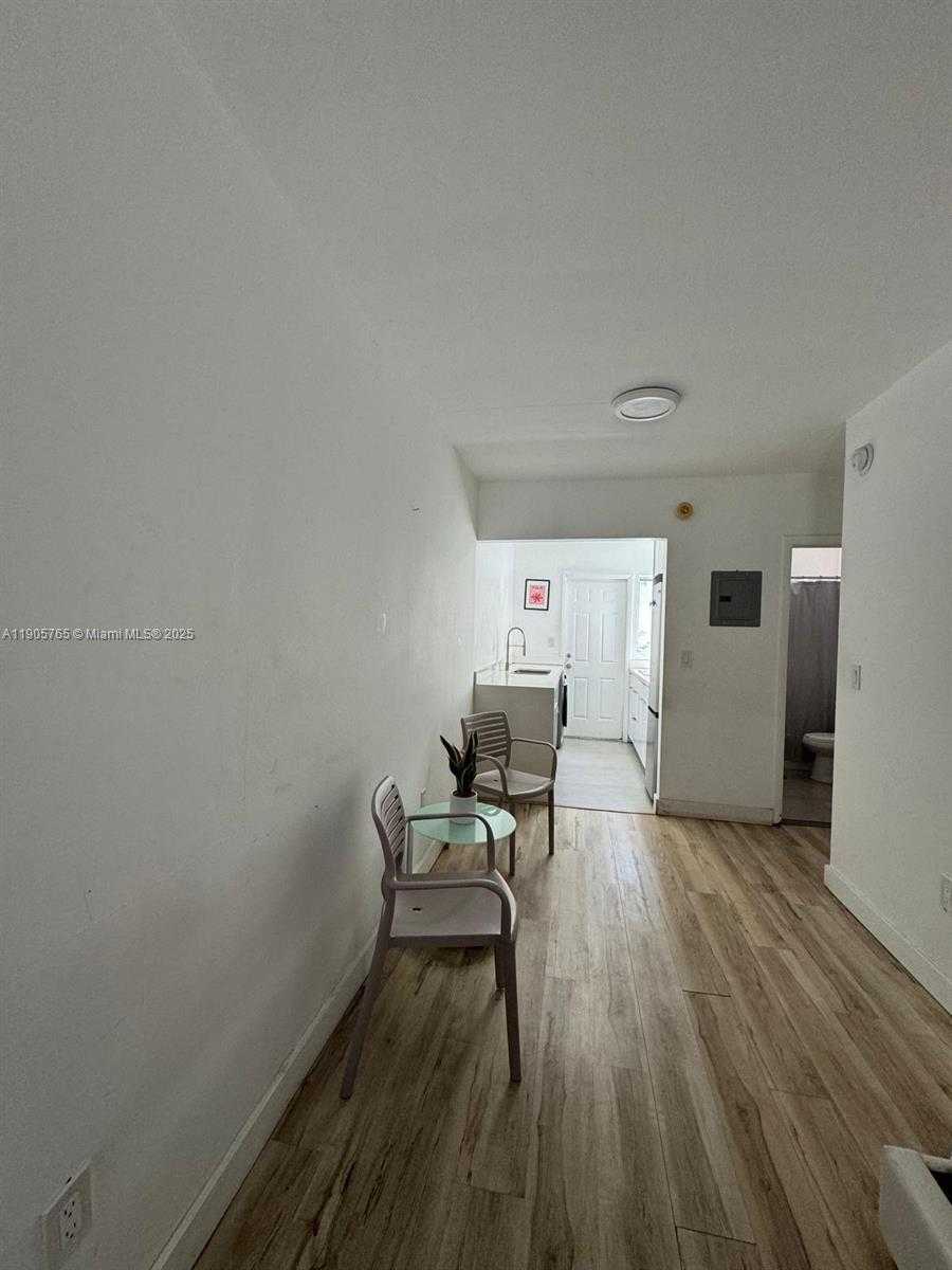 Small Image of 543 MERIDIAN AVE #12, Miami Beach Number 2