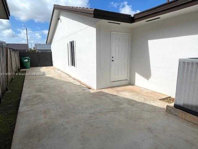 Small Image of 14526 SOUTH WEST 170TH ST, Miami Number 37