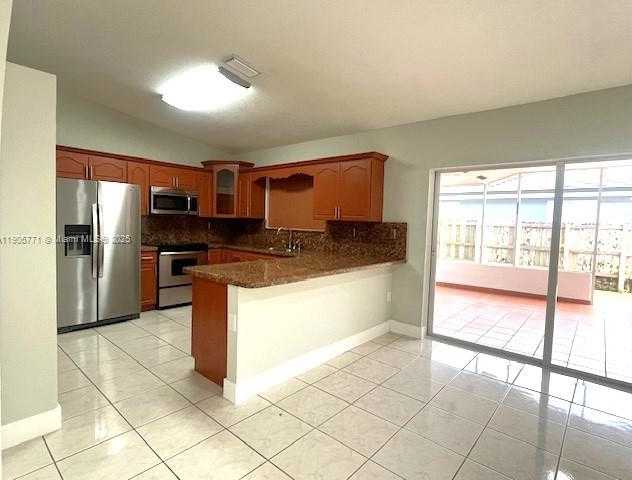 Small Image of 14526 SOUTH WEST 170TH ST, Miami Number 5