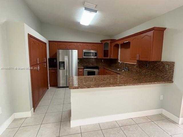 Small Image of 14526 SOUTH WEST 170TH ST, Miami Number 6