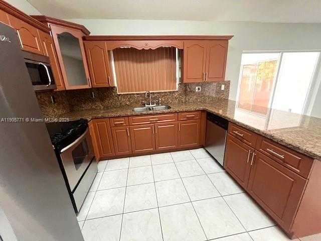 Small Image of 14526 SOUTH WEST 170TH ST, Miami Number 8