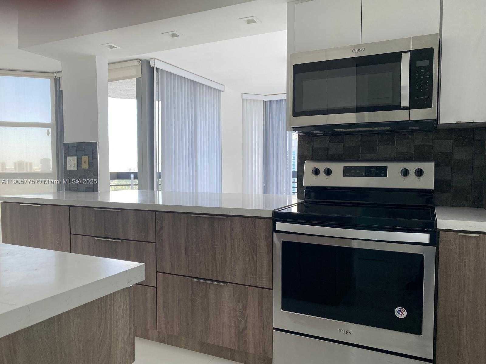 Small Image of 19101 MYSTIC POINTE DR #2306, Aventura Number 11