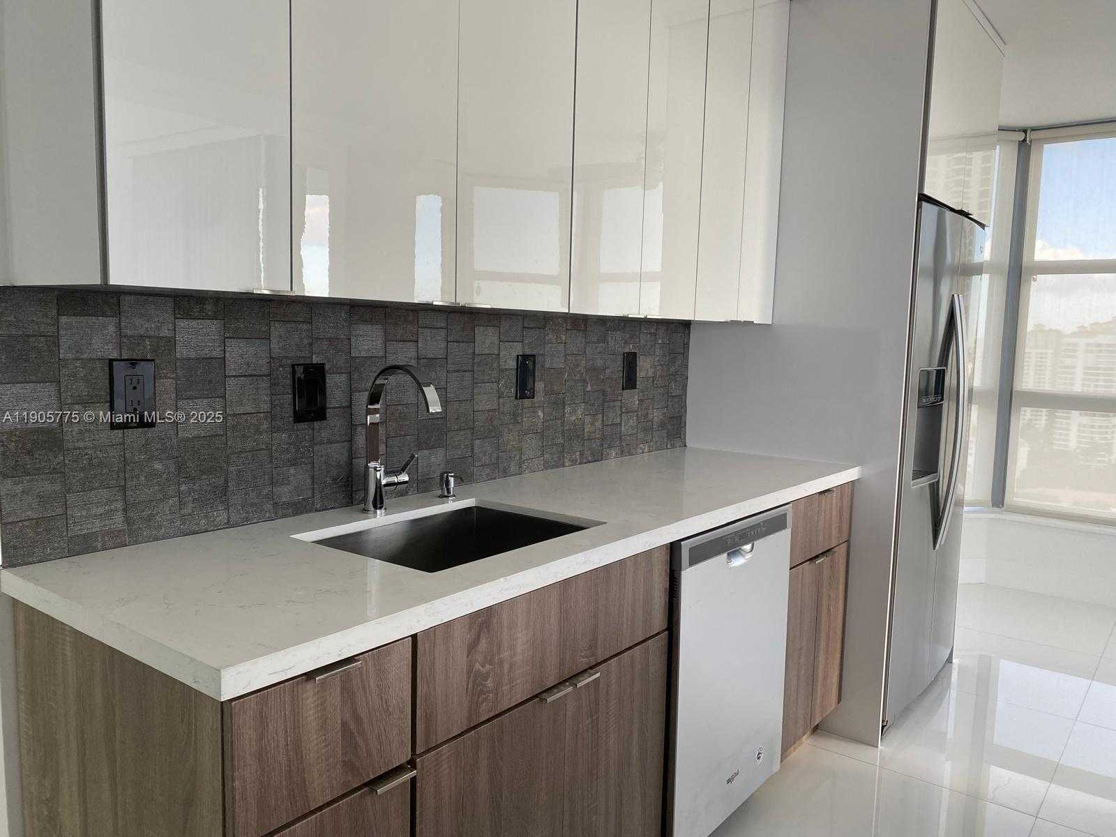 Small Image of 19101 MYSTIC POINTE DR #2306, Aventura Number 12