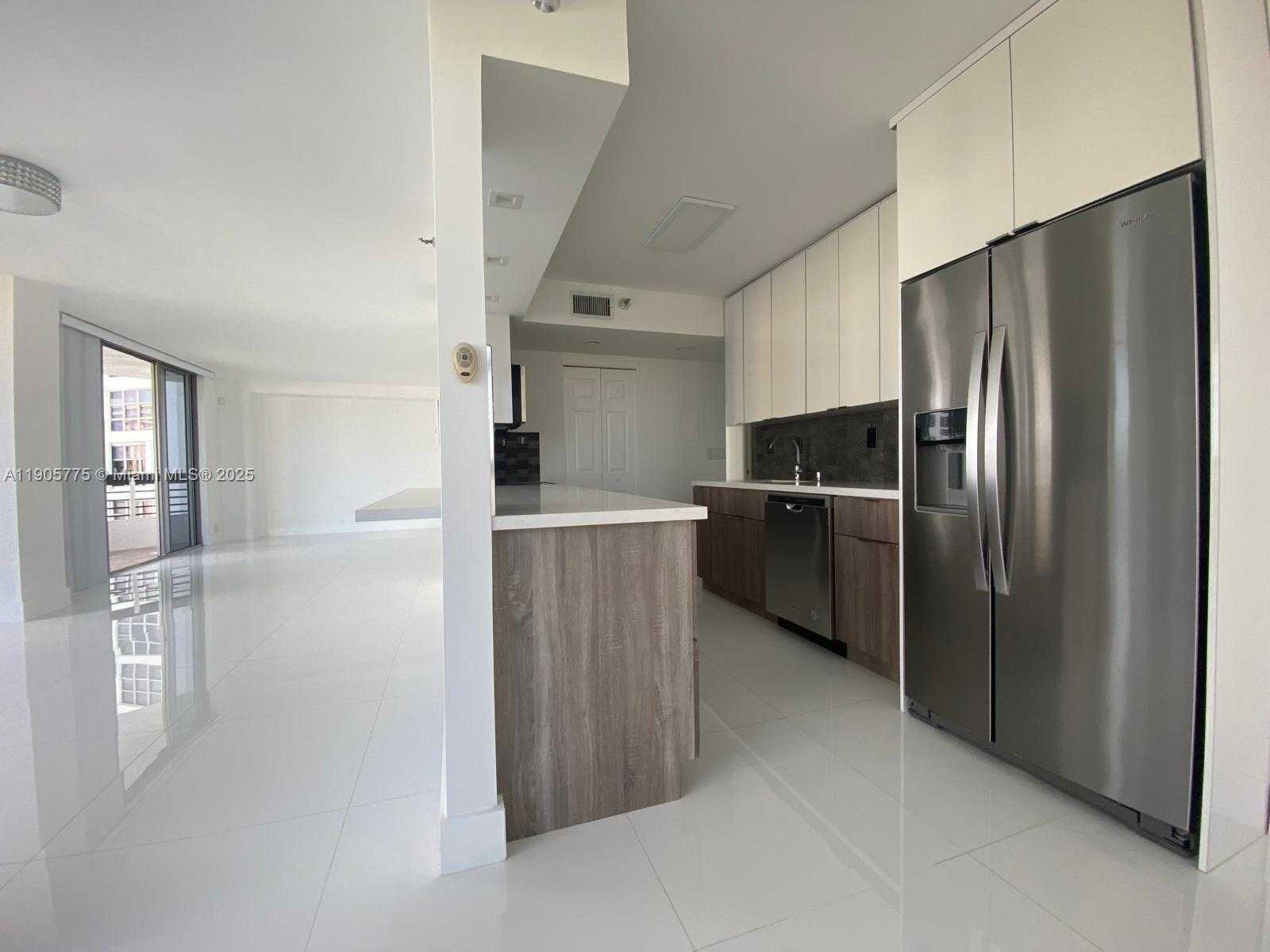 Small Image of 19101 MYSTIC POINTE DR #2306, Aventura Number 9