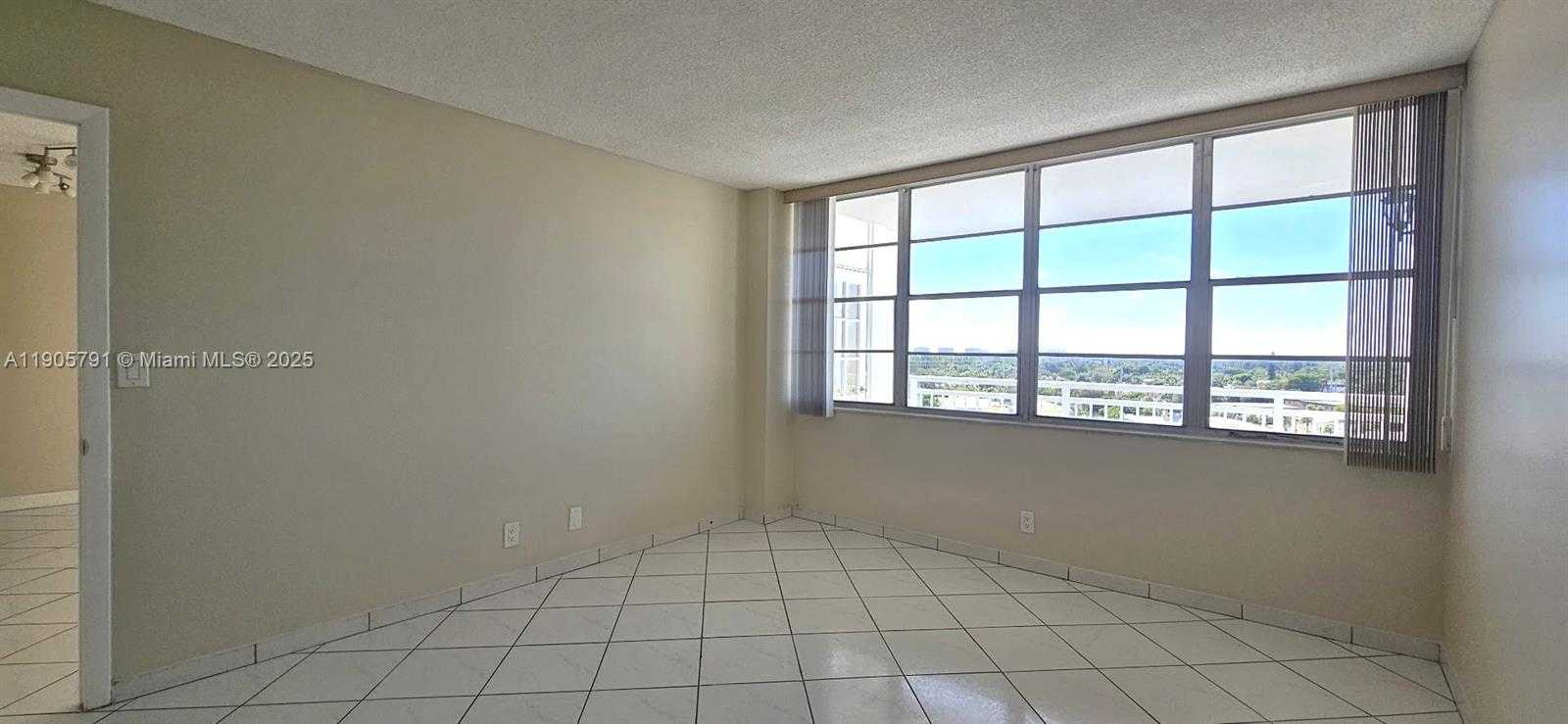 Small Image of 2025 NORTH EAST 164TH ST #1002, North Miami Beach Number 10