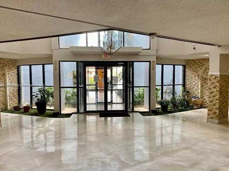 Small Image of 2025 NORTH EAST 164TH ST #1002, North Miami Beach Number 2