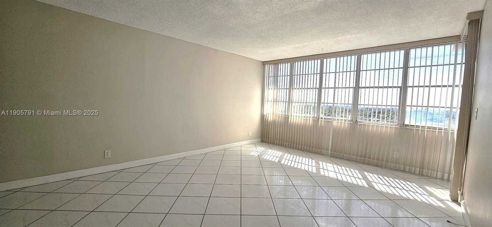 Small Image of 2025 NORTH EAST 164TH ST #1002, North Miami Beach Number 4