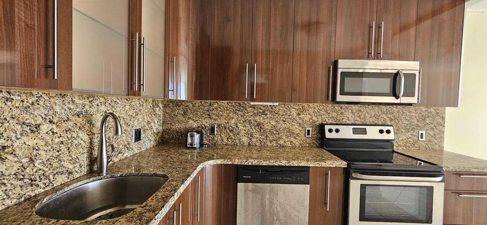 Small Image of 2025 NORTH EAST 164TH ST #1002, North Miami Beach Number 7