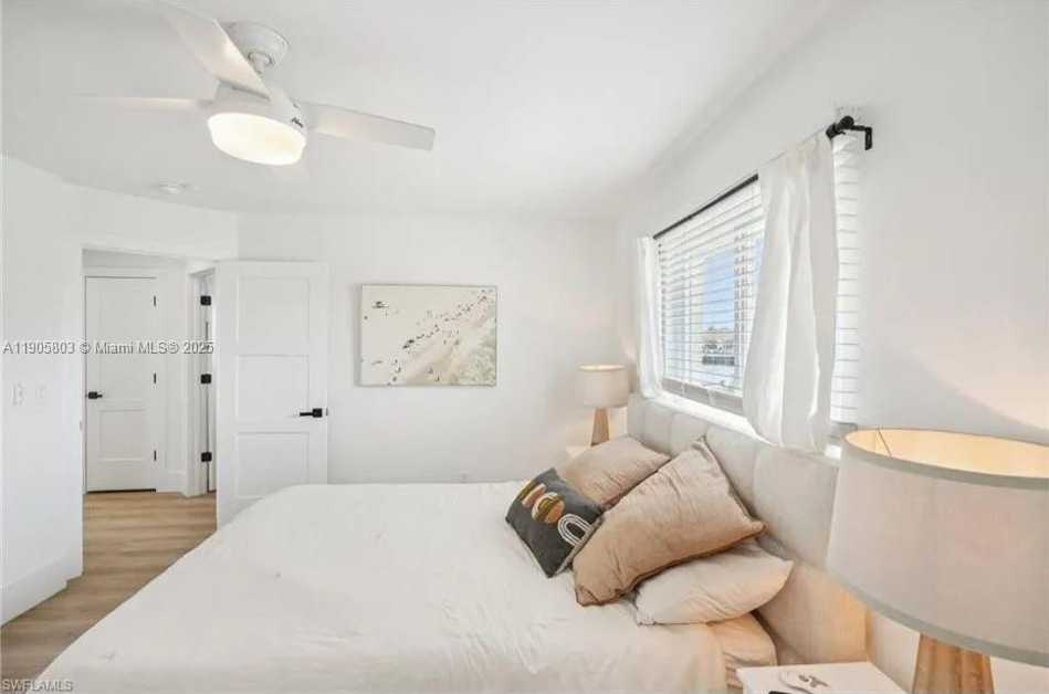 Small Image of 444 N BARFIELD DR, Marco Island Number 18