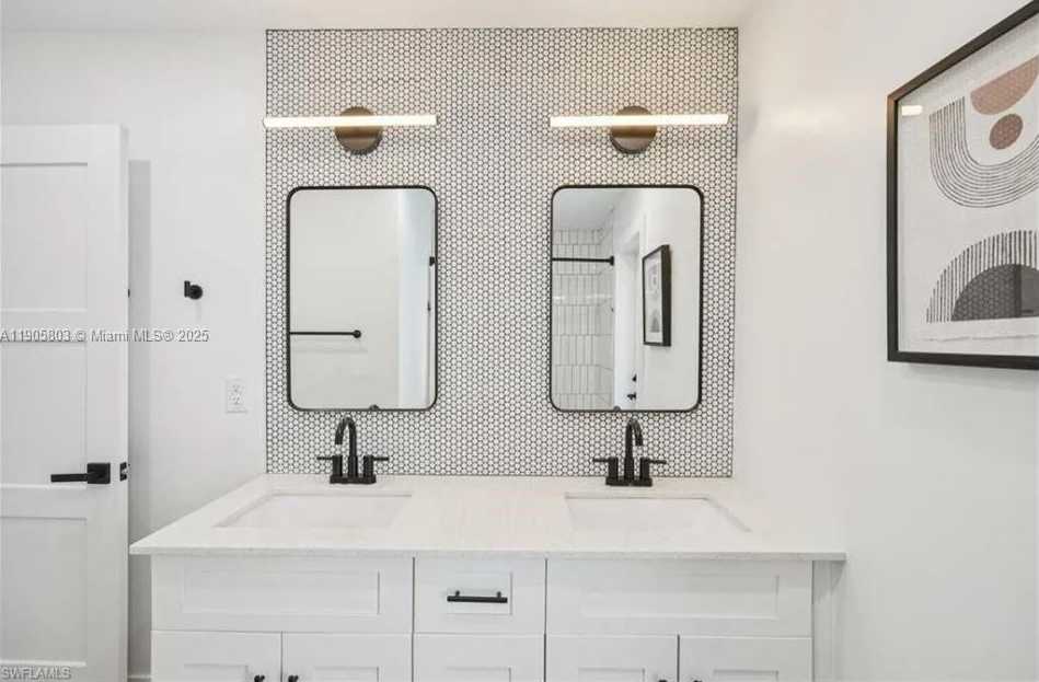 Small Image of 444 N BARFIELD DR, Marco Island Number 23