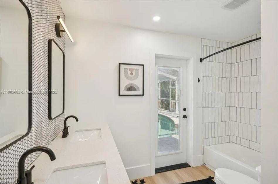 Small Image of 444 N BARFIELD DR, Marco Island Number 24