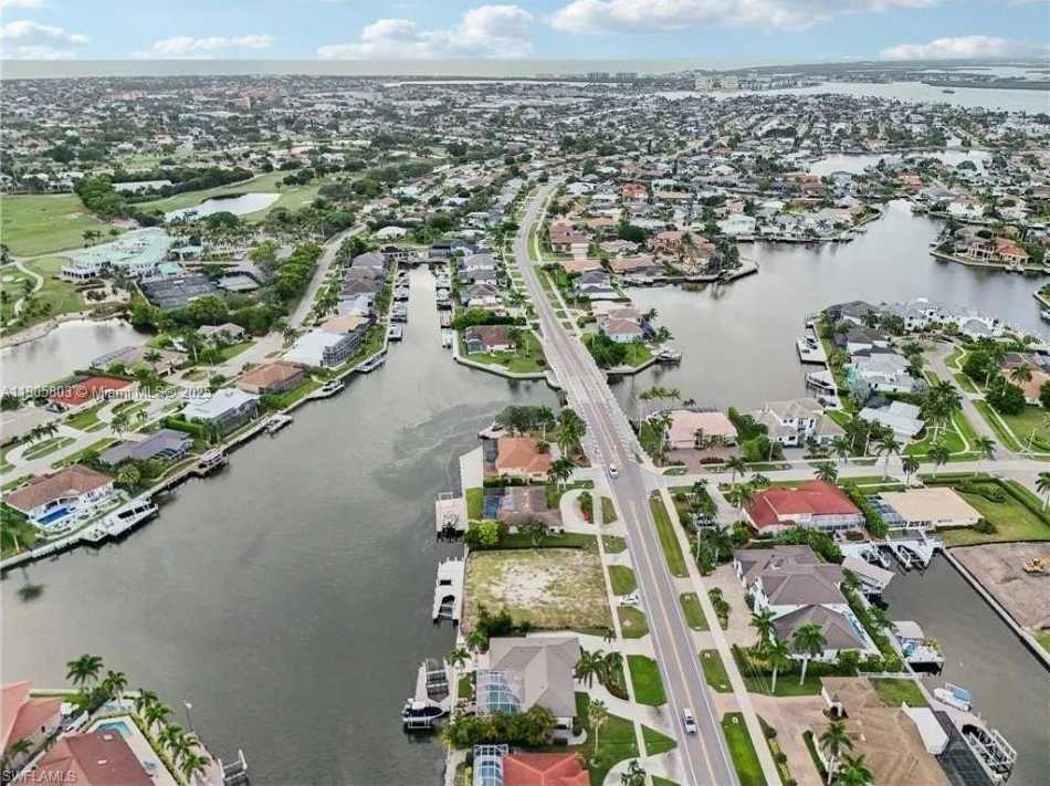 Small Image of 444 N BARFIELD DR, Marco Island Number 38