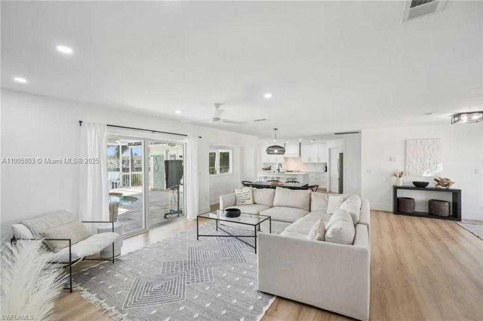Small Image of 444 N BARFIELD DR, Marco Island Number 6