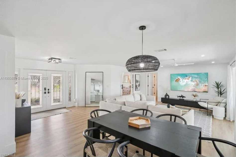 Small Image of 444 N BARFIELD DR, Marco Island Number 7