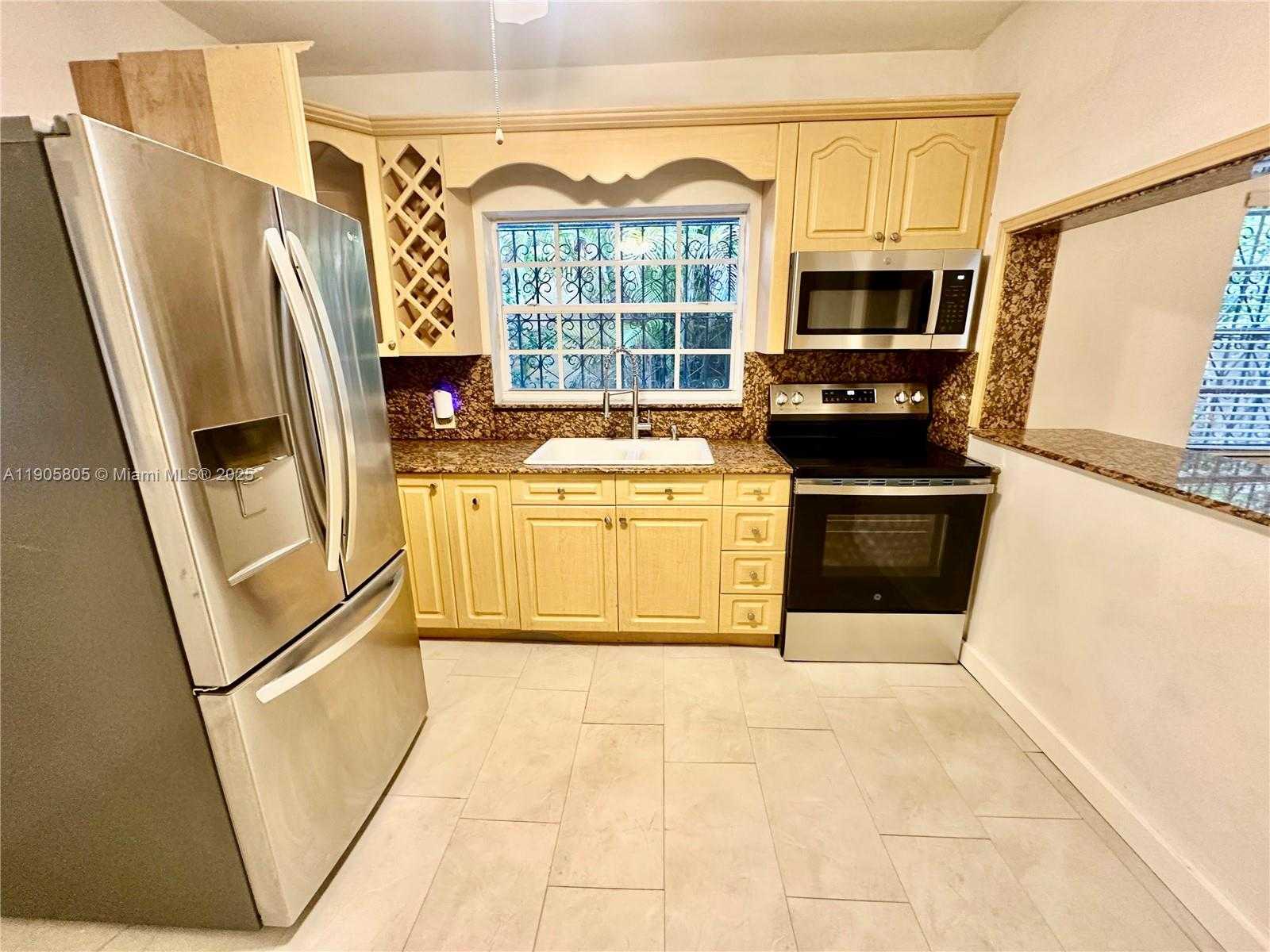 Small Image of 1508 SOUTH WEST 13TH AVE, Miami Number 13