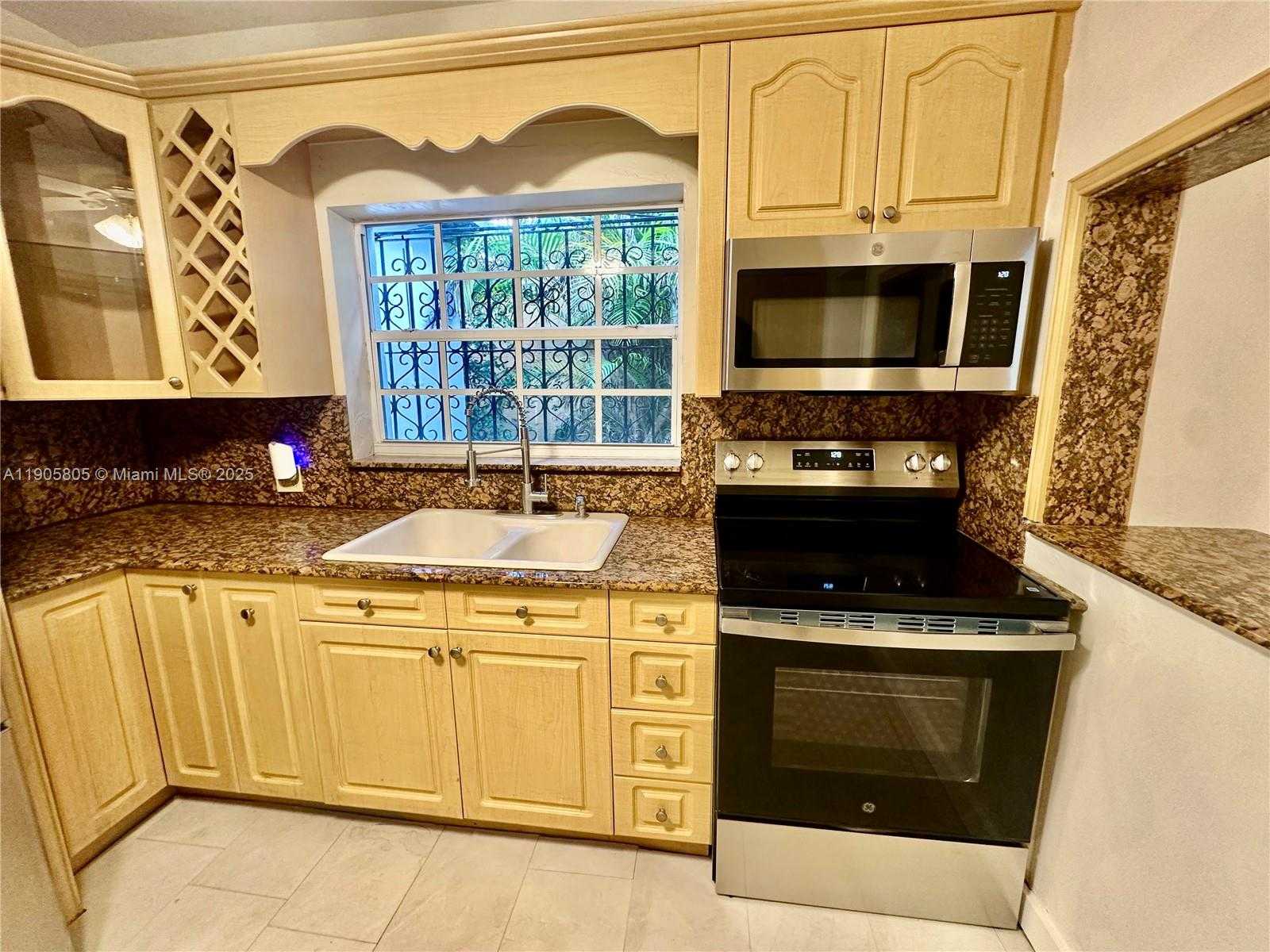 Small Image of 1508 SOUTH WEST 13TH AVE, Miami Number 14