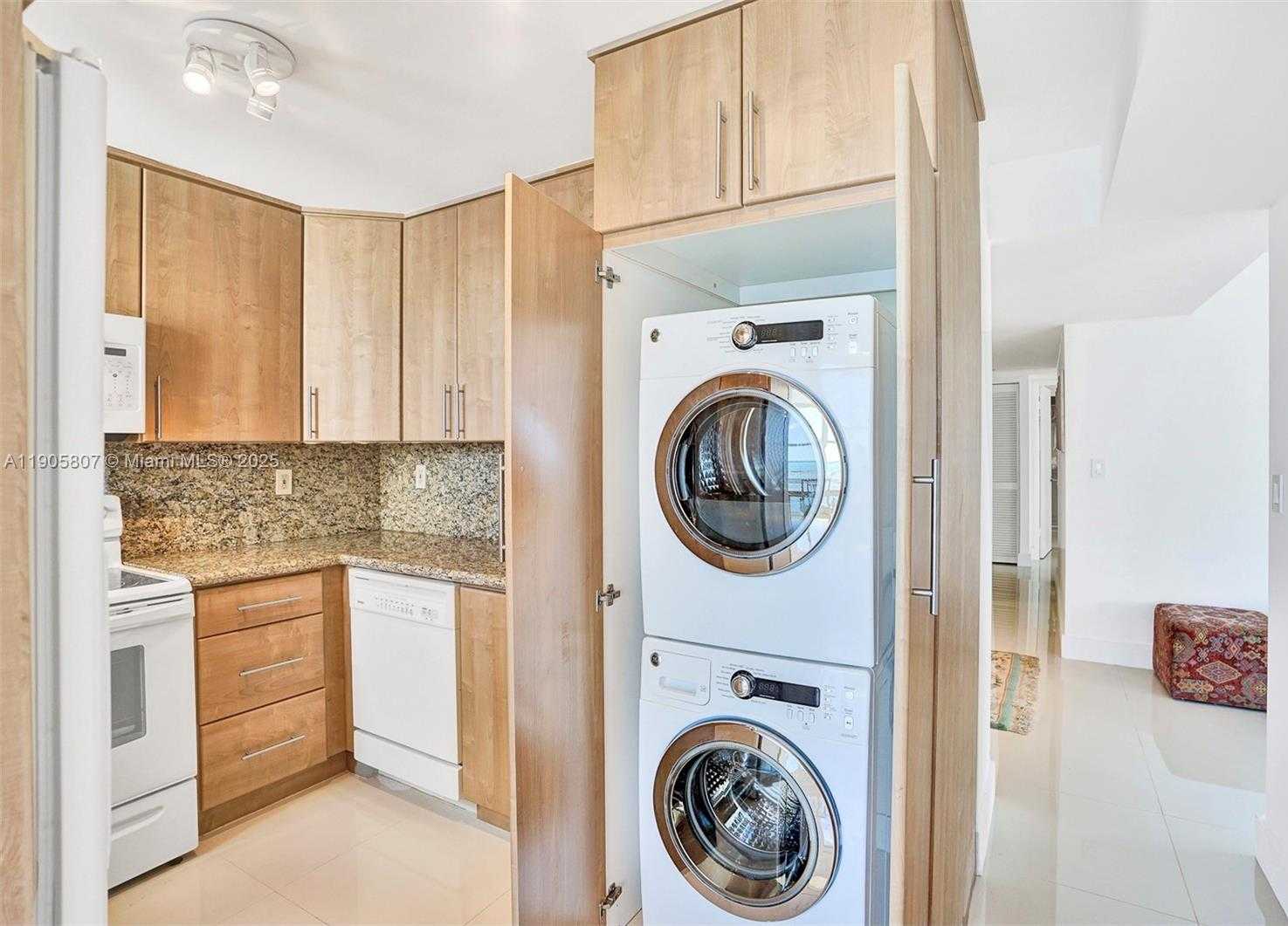 Small Image of 1901 BRICKELL AVE #B2214, Miami Number 12