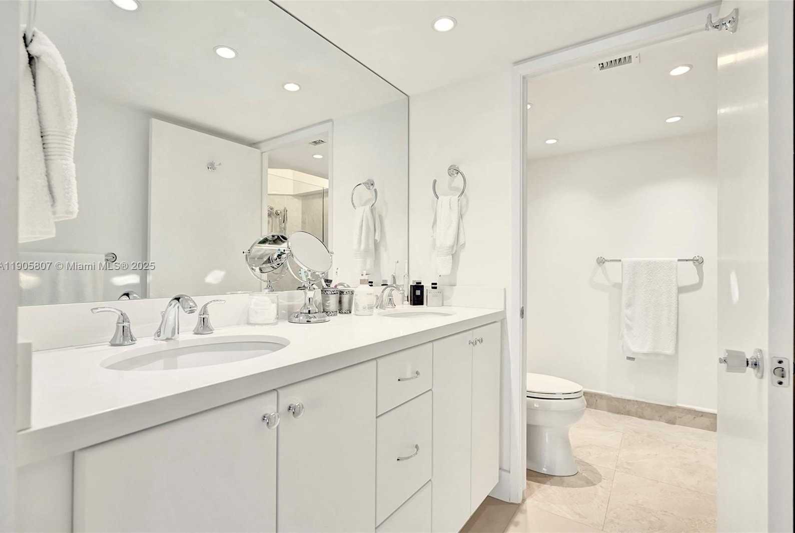 Small Image of 1901 BRICKELL AVE #B2214, Miami Number 15