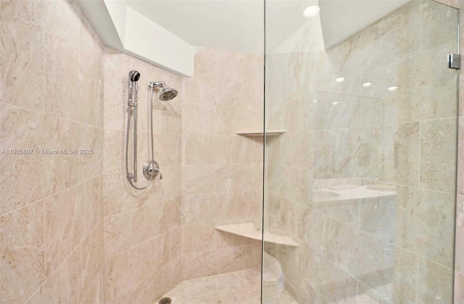 Small Image of 1901 BRICKELL AVE #B2214, Miami Number 17