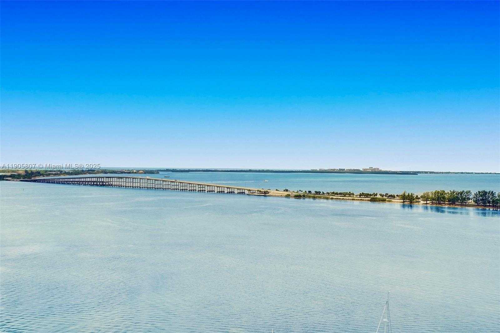 Small Image of 1901 BRICKELL AVE #B2214, Miami Number 3