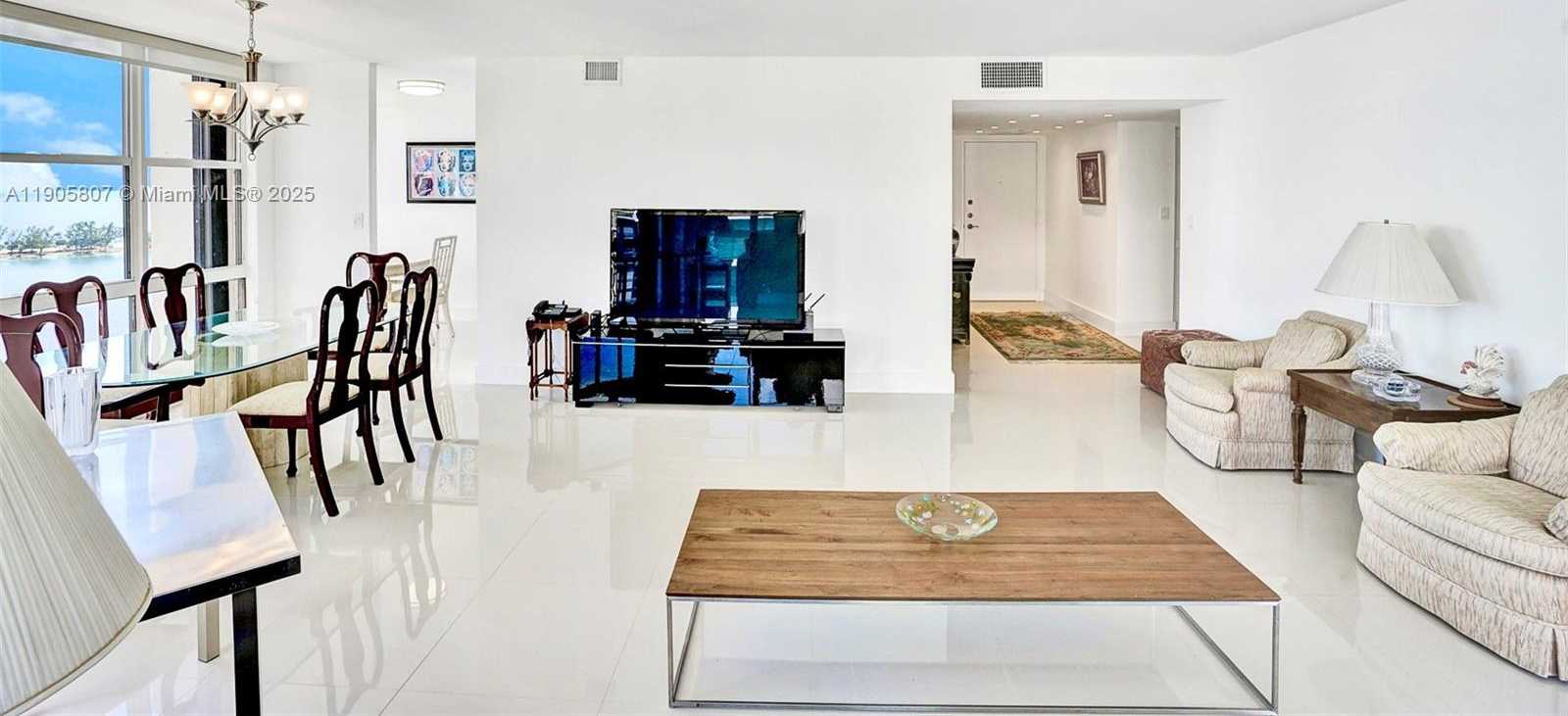 Small Image of 1901 BRICKELL AVE #B2214, Miami Number 31