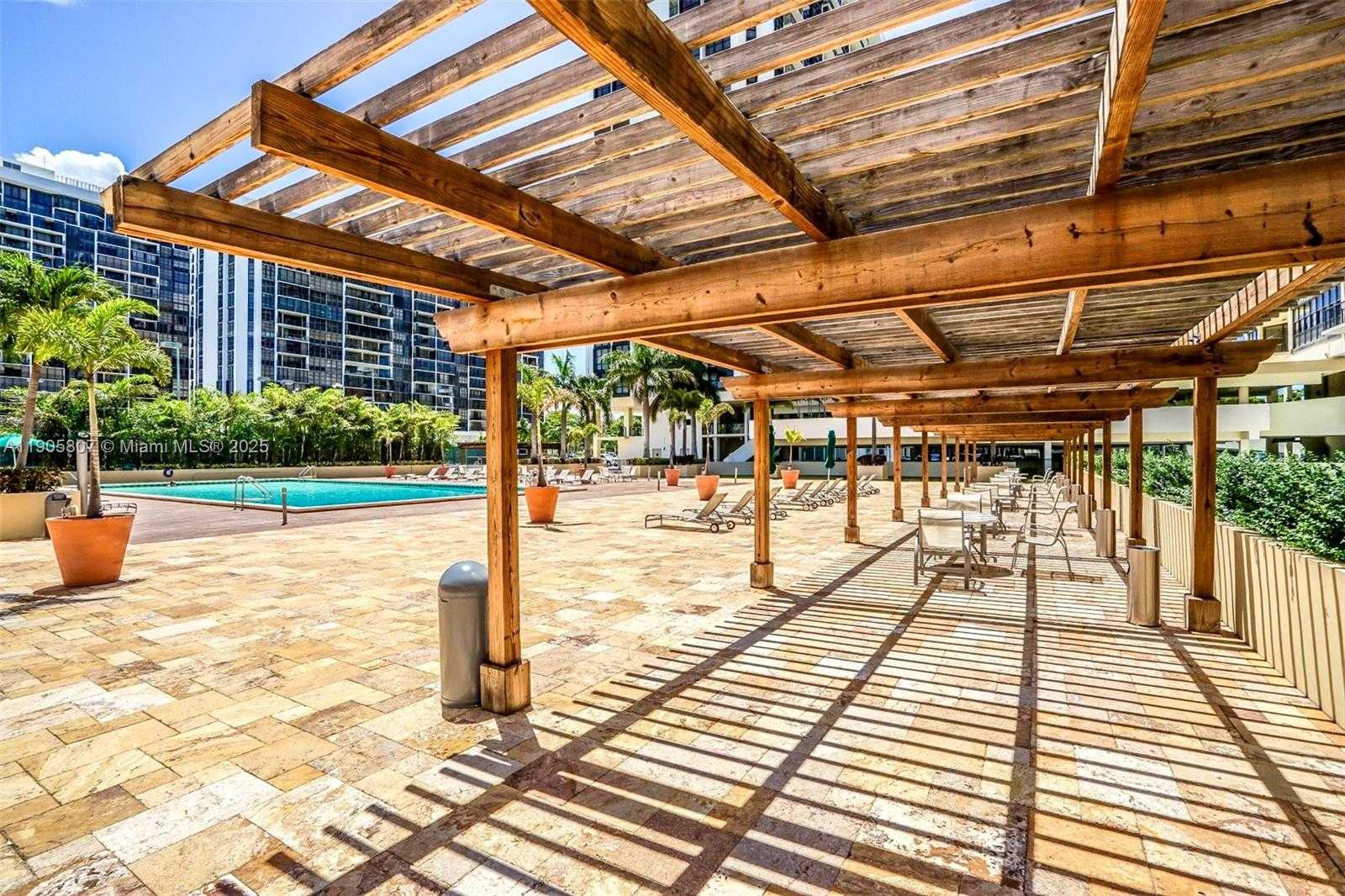 Small Image of 1901 BRICKELL AVE #B2214, Miami Number 33