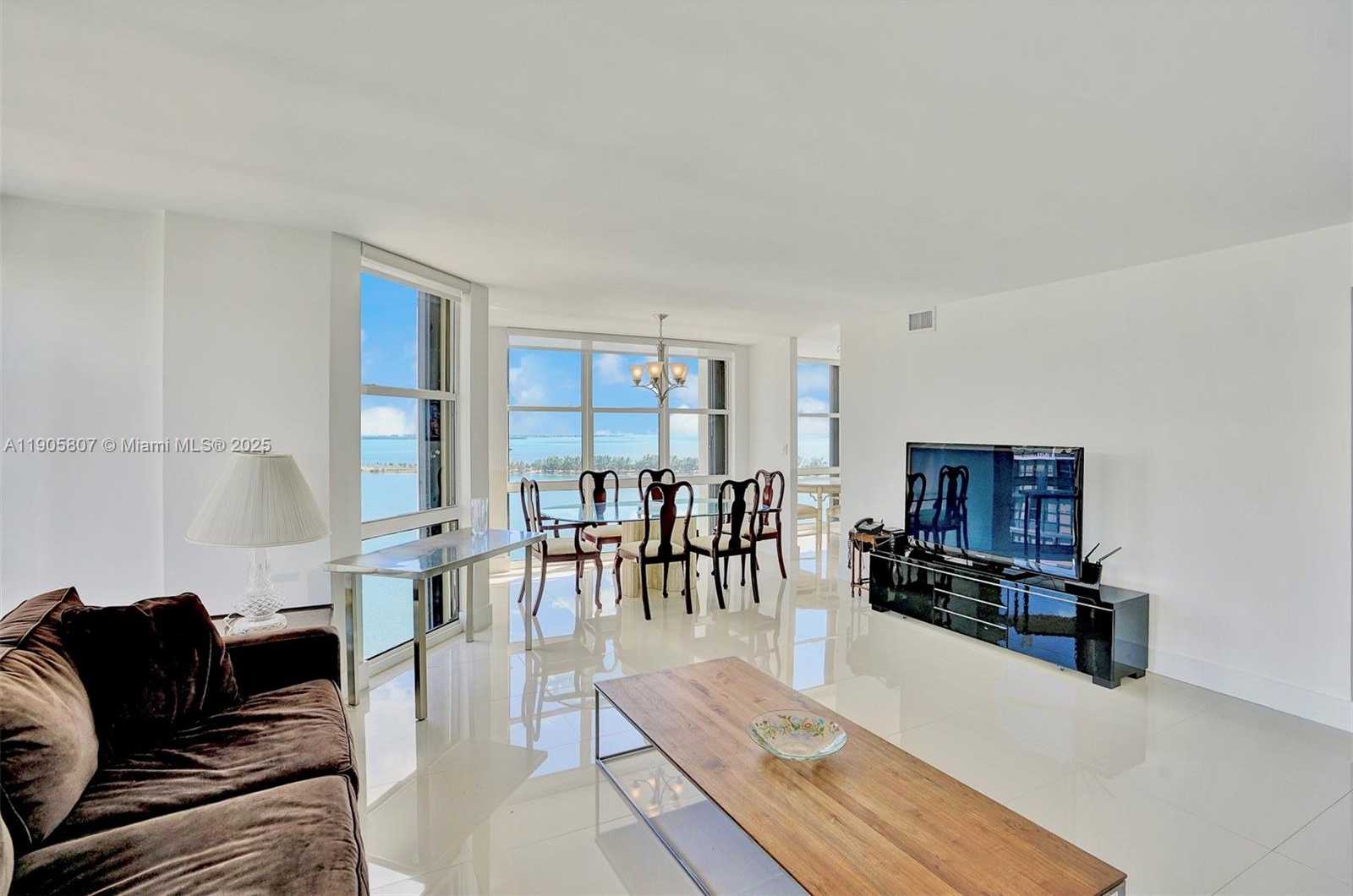 Small Image of 1901 BRICKELL AVE #B2214, Miami Number 7