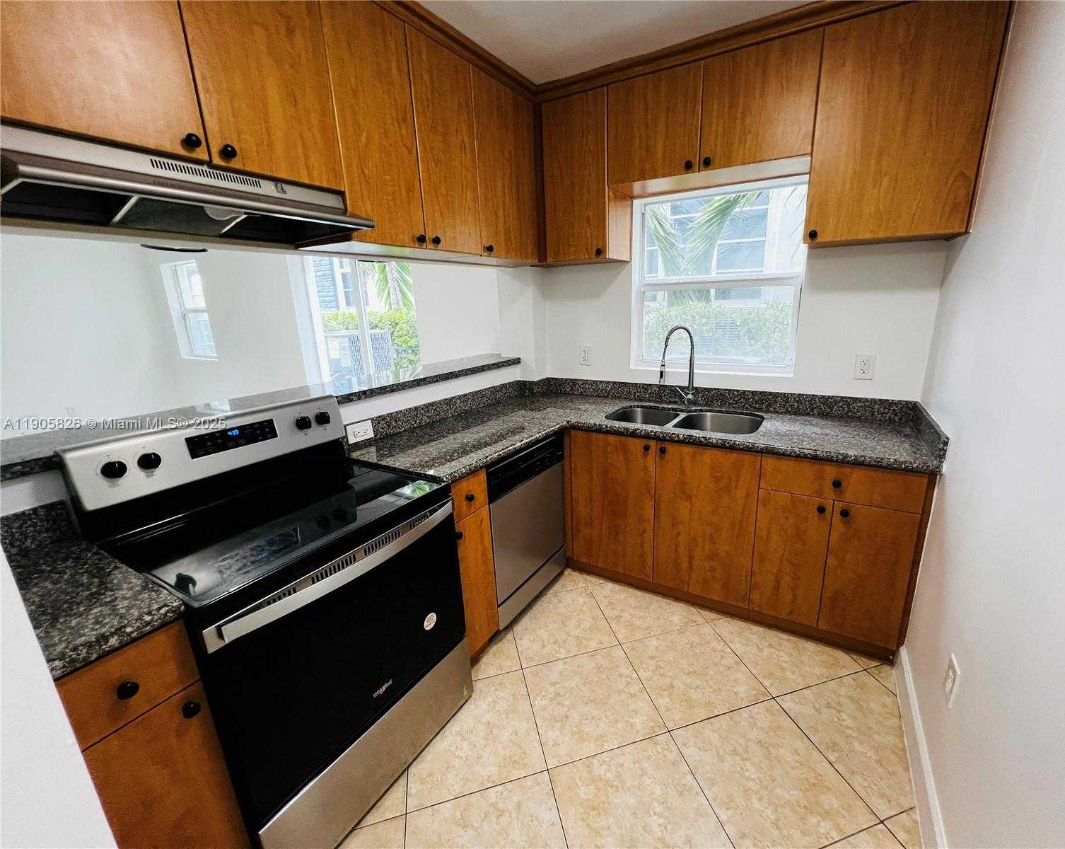 Small Image of 950 BAY DR #6, Miami Beach Number 10