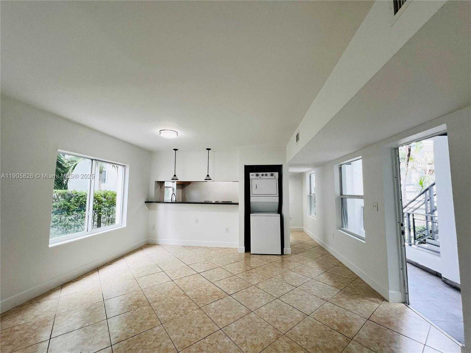 Small Image of 950 BAY DR #6, Miami Beach Number 4