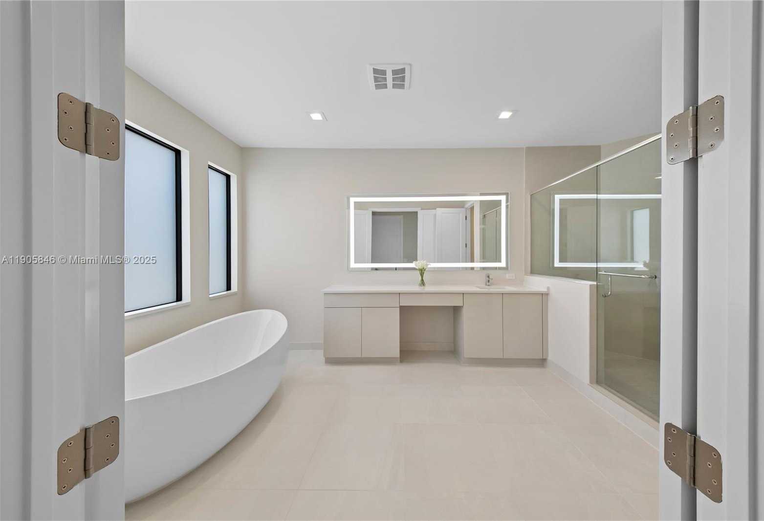 Small Image of 20422 SOUTHERNWOOD AVE, Boca Raton Number 10