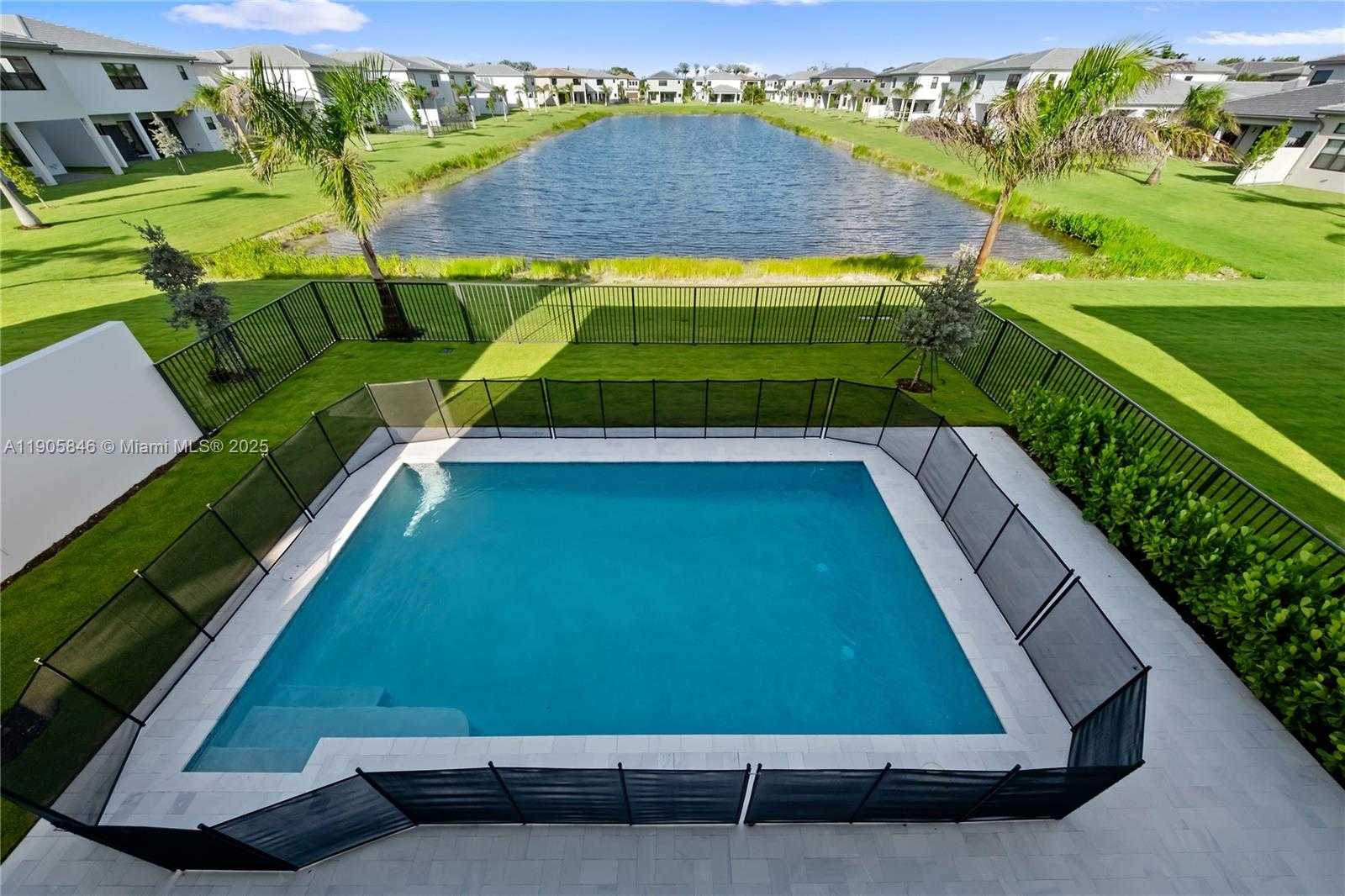 Small Image of 20422 SOUTHERNWOOD AVE, Boca Raton Number 19