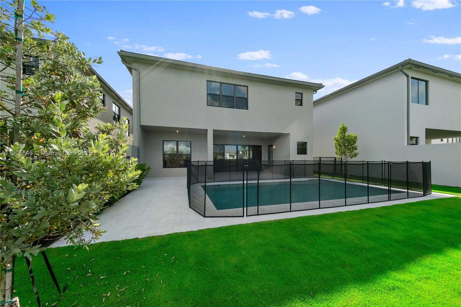 Small Image of 20422 SOUTHERNWOOD AVE, Boca Raton Number 21