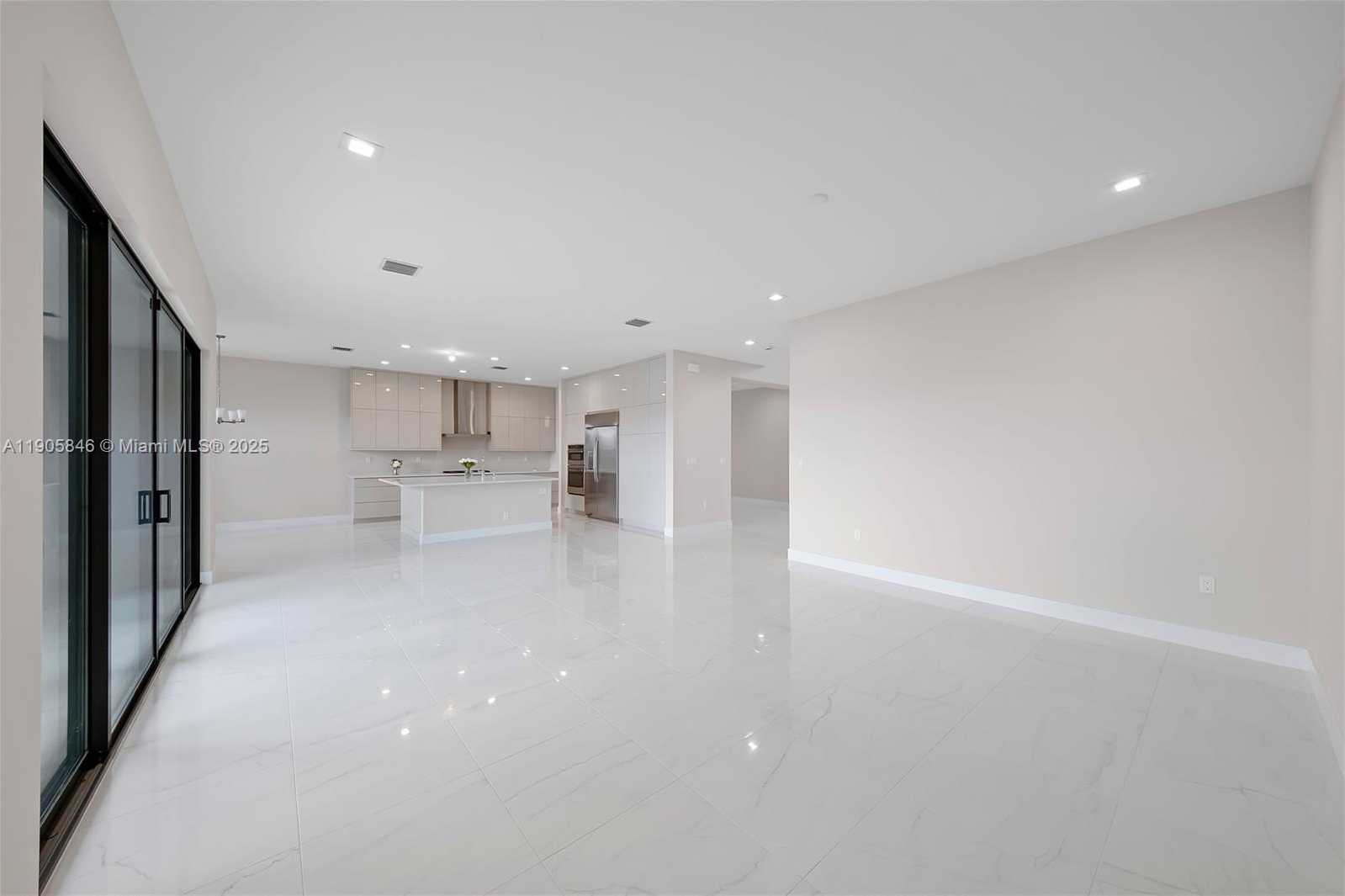 Small Image of 20422 SOUTHERNWOOD AVE, Boca Raton Number 5