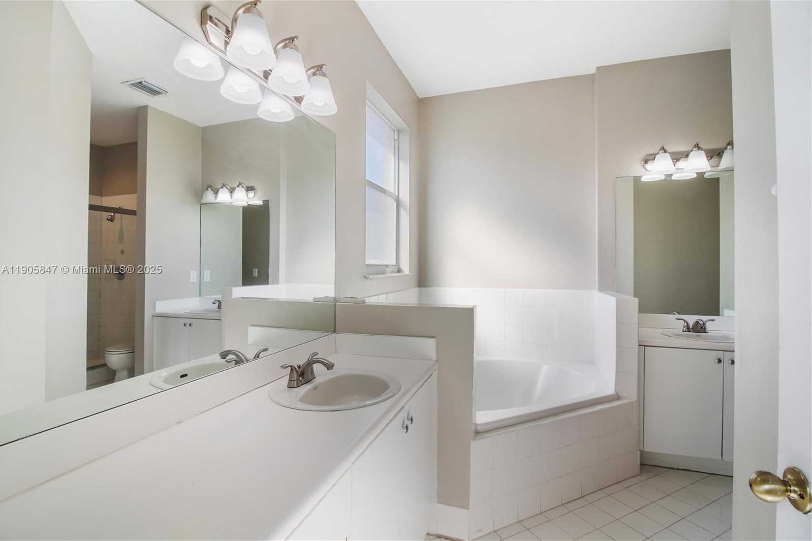 Small Image of 12844 SOUTH WEST 133 TERRACE, Miami Number 22