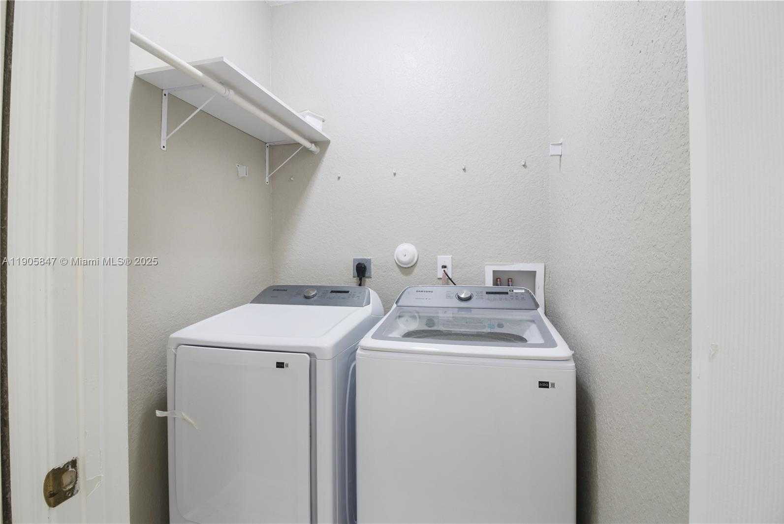 Small Image of 12844 SOUTH WEST 133 TERRACE, Miami Number 31