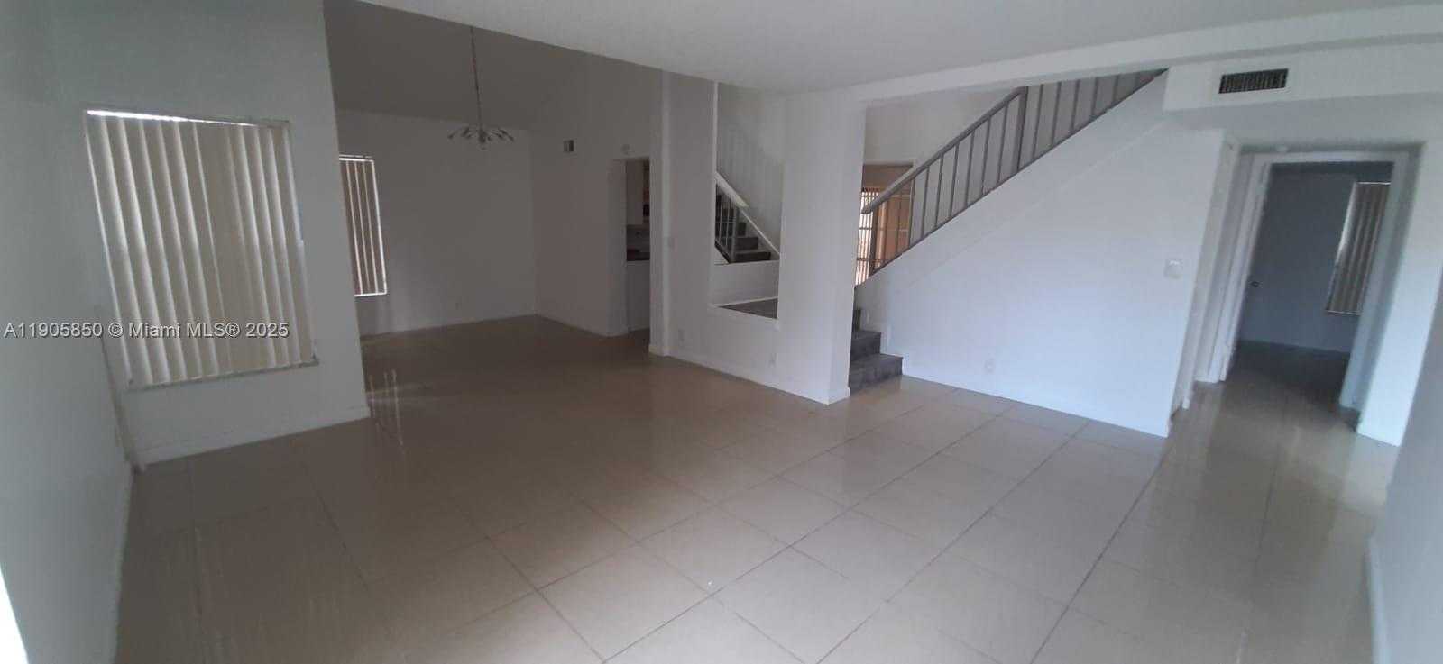 Small Image of 9912 SOUTH WEST 147TH PL, Miami Number 14